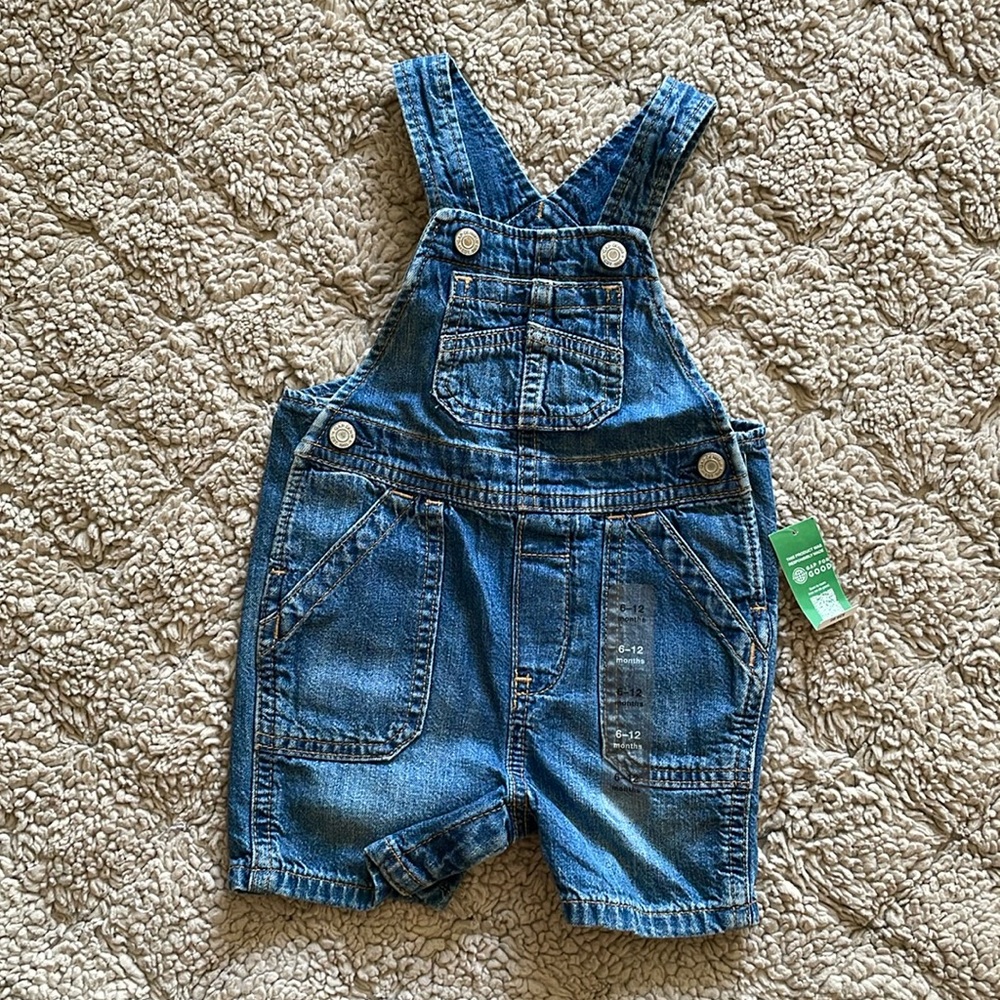 Brand new never worn baby gap jumpsuit!